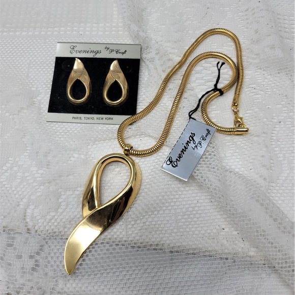 Vintage Necklace & Earring Set Goldtone Pierced Earrings - Picture 1 of 8